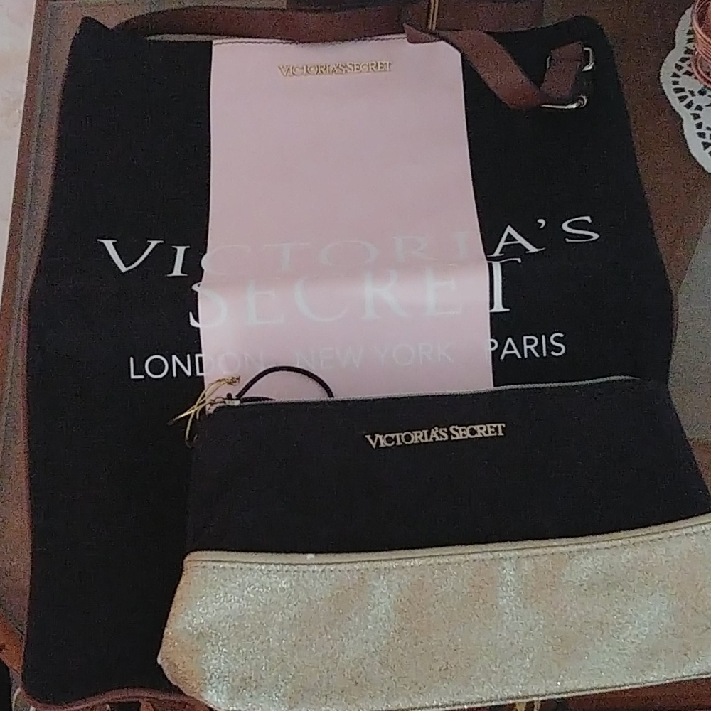 NWOT Victoria's Secret tote bag & makeup bag